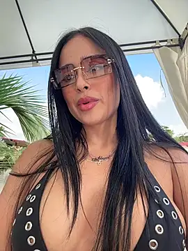 Alexandra duque online show from November 7, 2025, 8:53 pm