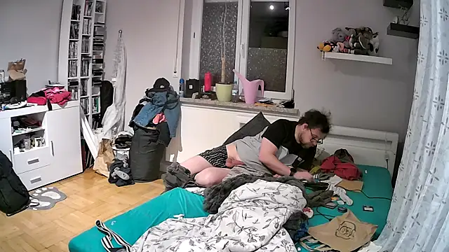 larsgessner30 online show from October 30, 2025, 12:23 am