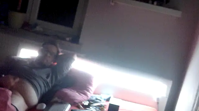 larsgessner30 online show from February 4, 2026, 1:55 am