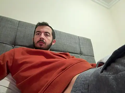 laynufff online show from March 9, 2026, 9:08 pm