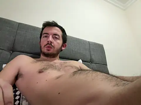 laynufff online show from March 28, 2026, 7:35 pm