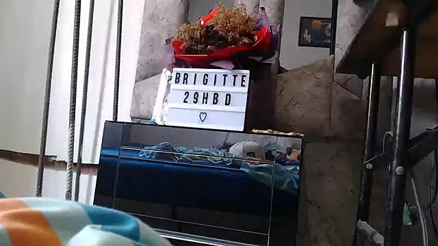 yohatinelly07 online show from September 25, 2025, 5:38 pm