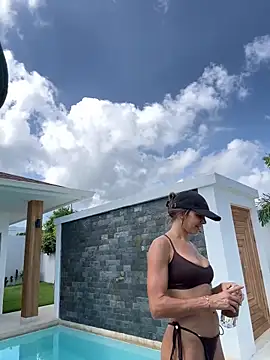 Snapshot of JuicyFruits93 chatting on November 9, 2025, 6:44 am JuicyFruits93 online show from November 9, 2025, 6:44 am