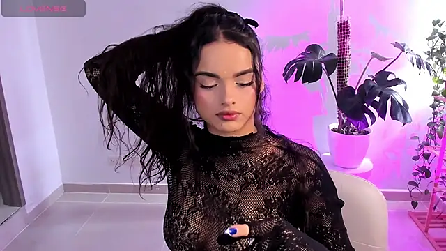 rossth1 online show from April 16, 2026, 7:58 pm