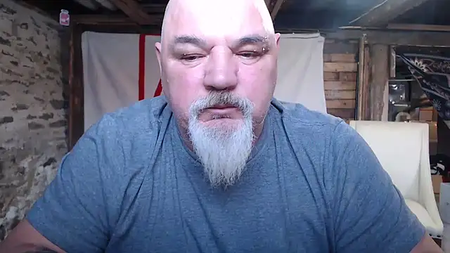 Newfiesausage1972 online show from February 16, 2026, 4:14 pm