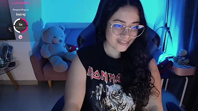 LauraHawkes online show from March 8, 2025, 4:34 am