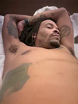 1BeautyN1Beast online show from December 19, 2025, 3:46 am