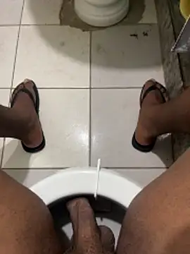 julio9679 online show from April 29, 2026, 12:37 am