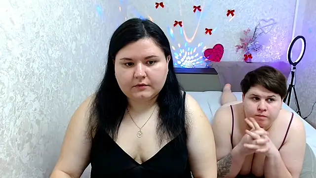 Snapshot of BeckyAndHellen chatting on February 5, 2025, 10:51 am BeckyAndHellen online show from February 5, 2025, 10:51 am