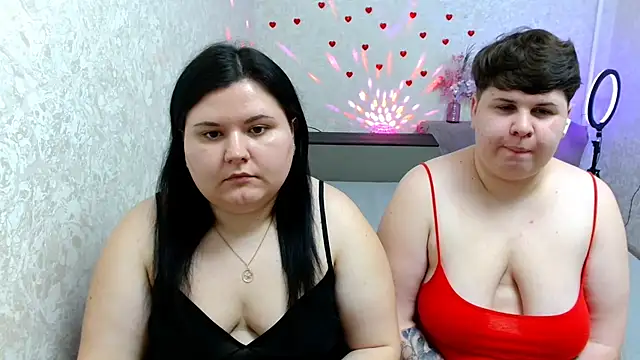 Snapshot of BeckyAndHellen chatting on February 14, 2025, 4:20 pm BeckyAndHellen online show from February 14, 2025, 4:20 pm