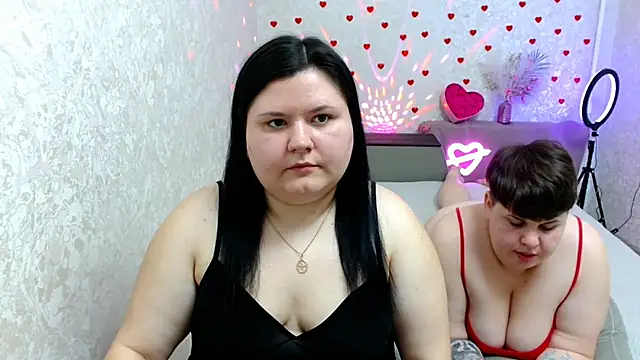 Snapshot of BeckyAndHellen chatting on February 19, 2025, 10:45 am BeckyAndHellen online show from February 19, 2025, 10:45 am