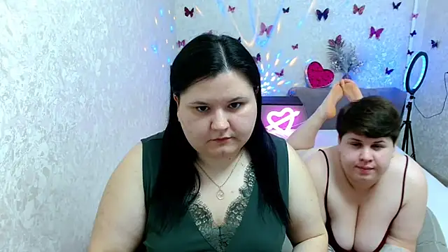 Snapshot of BeckyAndHellen chatting on March 18, 2025, 8:48 pm BeckyAndHellen online show from March 18, 2025, 8:48 pm