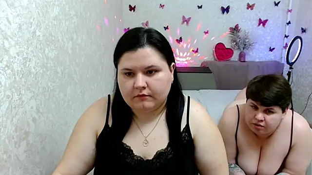 Snapshot of BeckyAndHellen chatting on March 19, 2025, 8:11 pm BeckyAndHellen online show from March 19, 2025, 8:11 pm