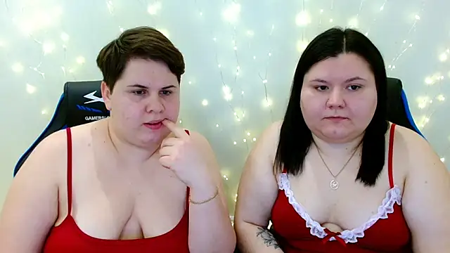 BeckyAndHellen online show from December 17, 2025, 7:53 pm