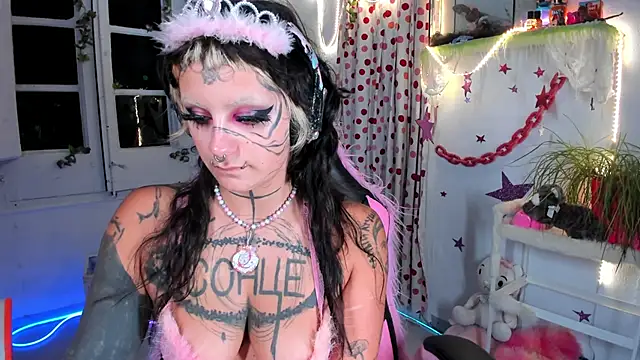 Snapshot of lady_sontse_ chatting on June 19, 2026, 8:23 pm lady sontse online show from June 19, 2026, 8:23 pm