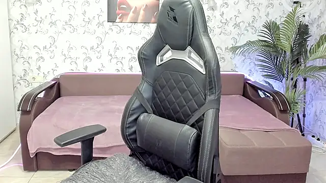 Snapshot of Eva_Rosec chatting on December 19, 2024, 3:19 pm Eva Rosec online show from December 19, 2024, 3:19 pm