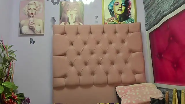 Snapshot of Yaumiko chatting on November 14, 2025, 12:48 pm Yaumiko online show from November 14, 2025, 12:48 pm