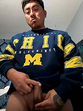 Luisrtrrr online show from October 21, 2025, 1:12 pm