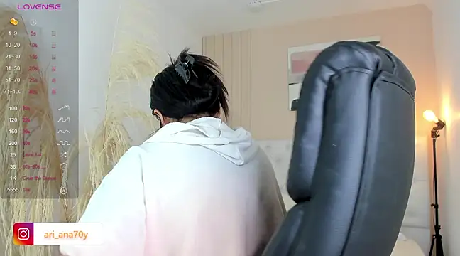 LOISE-XX online show from February 6, 2025, 6:08 am