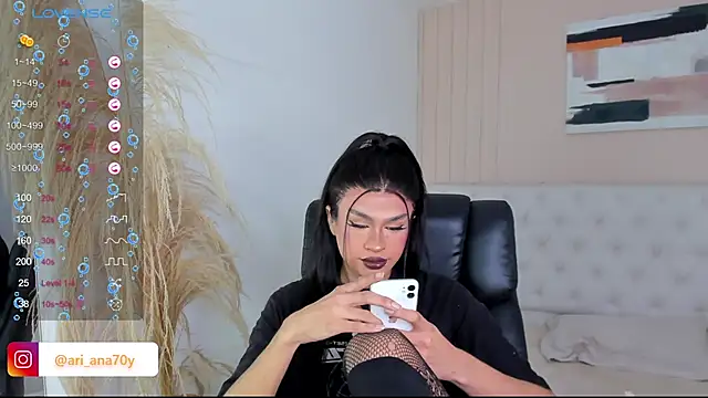 LOISE-XX online show from September 10, 2025, 5:29 am