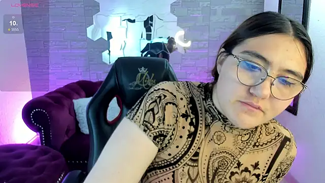 conniejames m online show from November 15, 2025, 12:34 pm