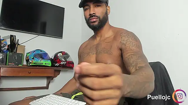 Snapshot of Xander_Str0ng chatting on February 9, 2026, 12:42 pm Xander Str0ng online show from February 9, 2026, 12:42 pm