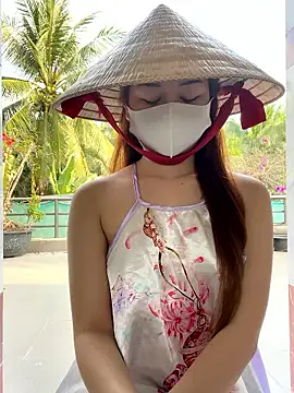 BabyThree  online show from January 8, 2026, 8:38 am