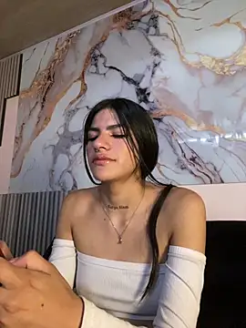 liss hot  online show from September 27, 2025, 7:41 pm