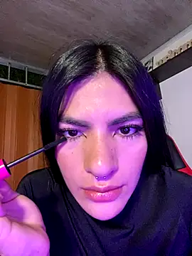 liss hot  online show from October 8, 2025, 7:22 pm