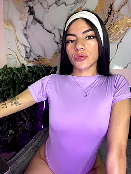 liss hot  online show from October 10, 2025, 10:20 pm