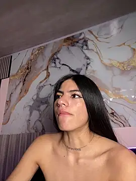 liss hot  online show from October 15, 2025, 7:58 pm