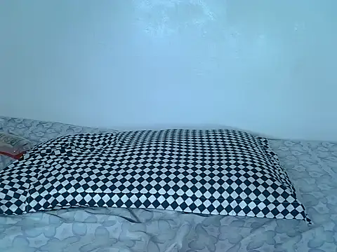 laetitia  online show from October 18, 2025, 1:08 am