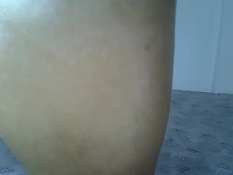 Snapshot of laetitia_ chatting on December 1, 2025, 12:21 pm laetitia online show from December 1, 2025, 12:21 pm