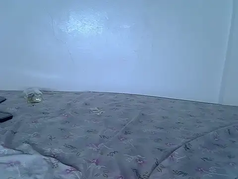 laetitia  online show from February 8, 2026, 7:12 am