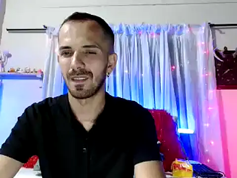 Tomas Tylor online show from December 5, 2024, 1:14 am