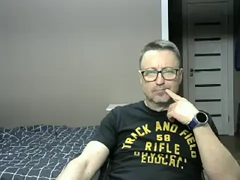 Snapshot of HarrySnake chatting on February 9, 2025, 6:37 pm HarrySnake online show from February 9, 2025, 6:37 pm