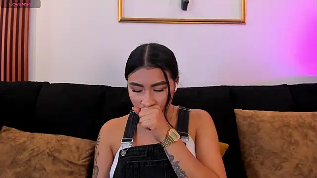 Snapshot of Zayda_1 chatting on October 7, 2025, 7:33 pm Zayda 1 online show from October 7, 2025, 7:33 pm