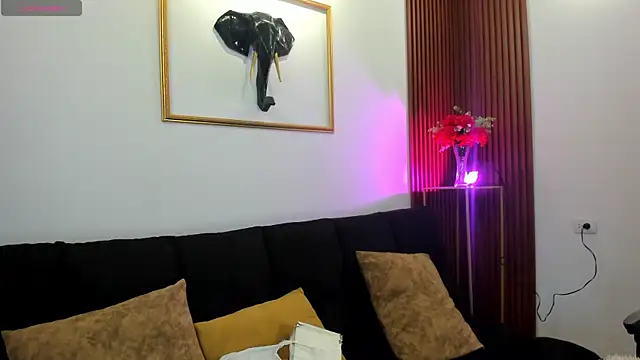 Snapshot of Zayda_1 chatting on October 13, 2025, 7:58 pm Zayda 1 online show from October 13, 2025, 7:58 pm