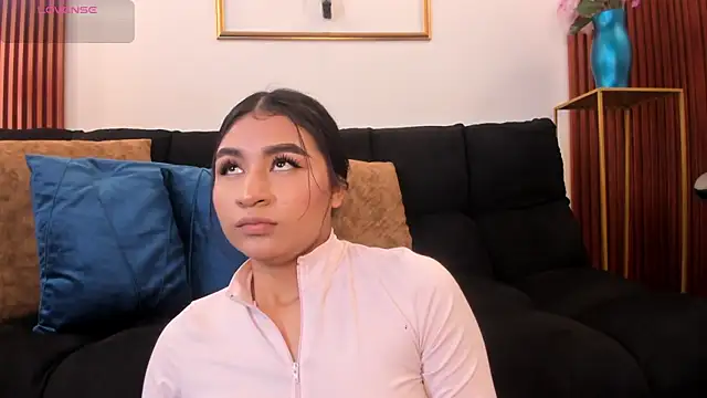 Snapshot of Zayda_1 chatting on October 17, 2025, 8:00 pm Zayda 1 online show from October 17, 2025, 8:00 pm