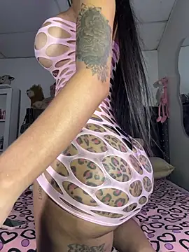 Snapshot of saragill323 chatting on November 9, 2025, 12:31 am saragill323 online show from November 9, 2025, 12:31 am