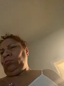 ladycreamypr2 online show from May 26, 2026, 3:41 pm