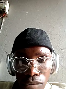 199Gif online show from December 14, 2025, 1:16 pm