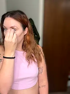 Snapshot of Blaze_Baby chatting on October 9, 2025, 2:48 pm Blaze Baby online show from October 9, 2025, 2:48 pm