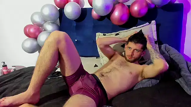 Snapshot of Ari_and_loggan chatting on January 15, 2025, 6:43 am Ari and loggan online show from January 15, 2025, 6:43 am