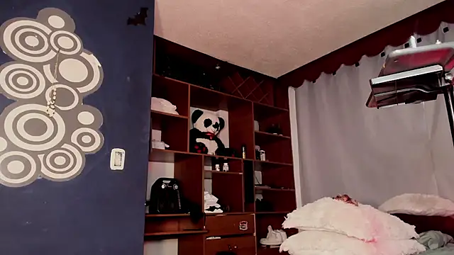 Teo skinny online show from June 17, 2026, 10:32 pm
