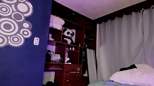 Teo skinny online show from June 19, 2026, 1:32 am