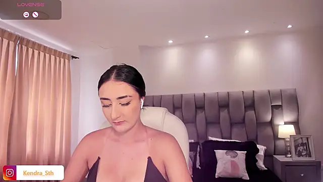 kendra scoth online show from February 8, 2025, 7:05 pm