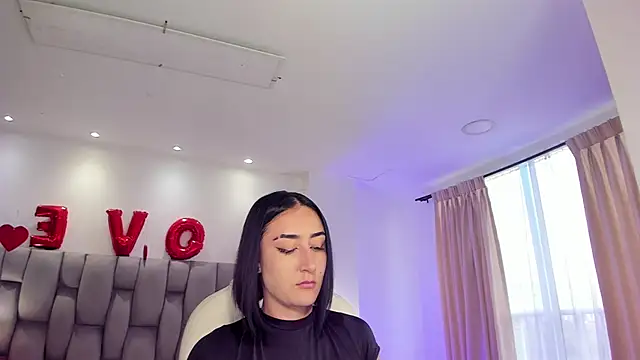 kendra scoth online show from February 16, 2025, 7:49 pm