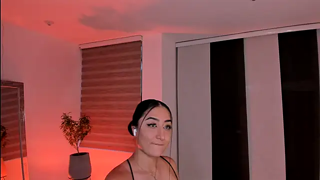 kendra scoth online show from November 3, 2025, 10:10 pm