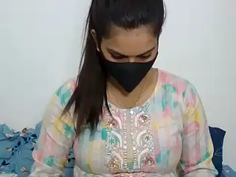 sparkling queen online show from December 12, 2024, 4:10 pm